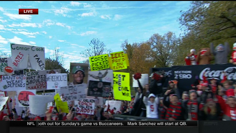 Illustration for article titled Deez Nuts: Your Ohio State College GameDay Sign Roundup
